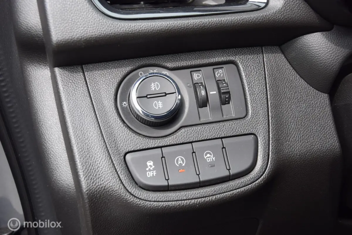 1.0 Online Edition Navi Cruise Control & Apple Carplay