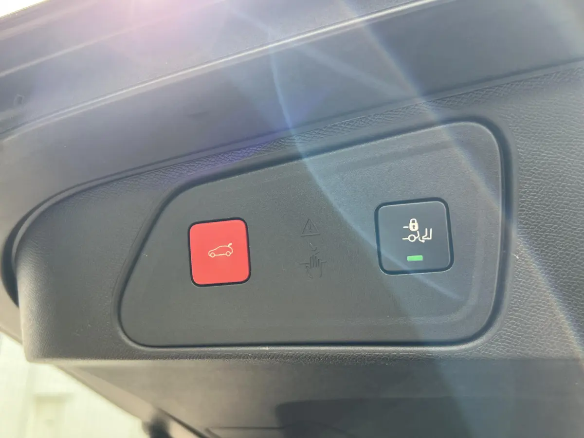 1.6 HYbrid 225 GT 360 Camera / Panoramadak / FOCAL / Trekhaak