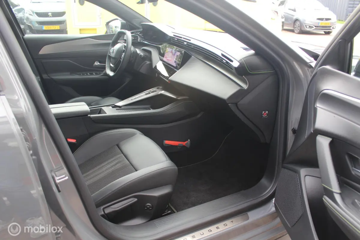 1.6 Plug-in Hybrid GT Massage/360Camera/18Inch