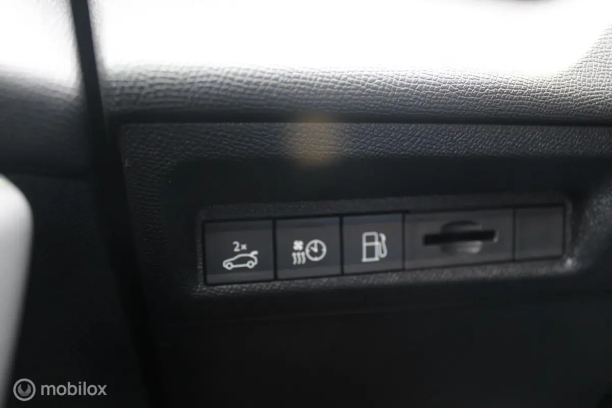 1.6 Plug-in Hybrid GT Massage/360Camera/18Inch