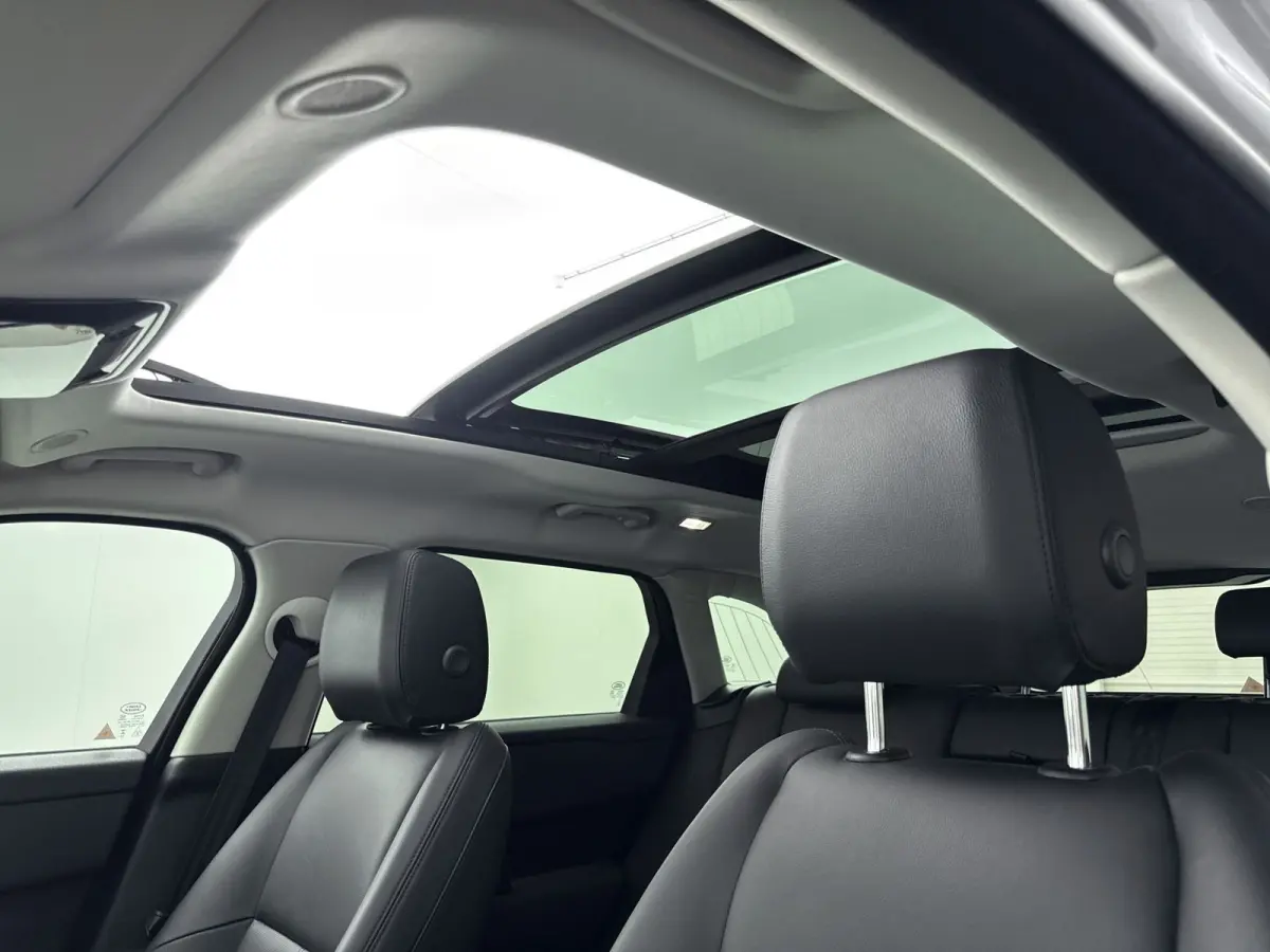 2.0 P400e Edition | Facelift | Alarm klasse 5 | PDC V+A en camera | Panoramadak | 20 inch LM | Keyless |
