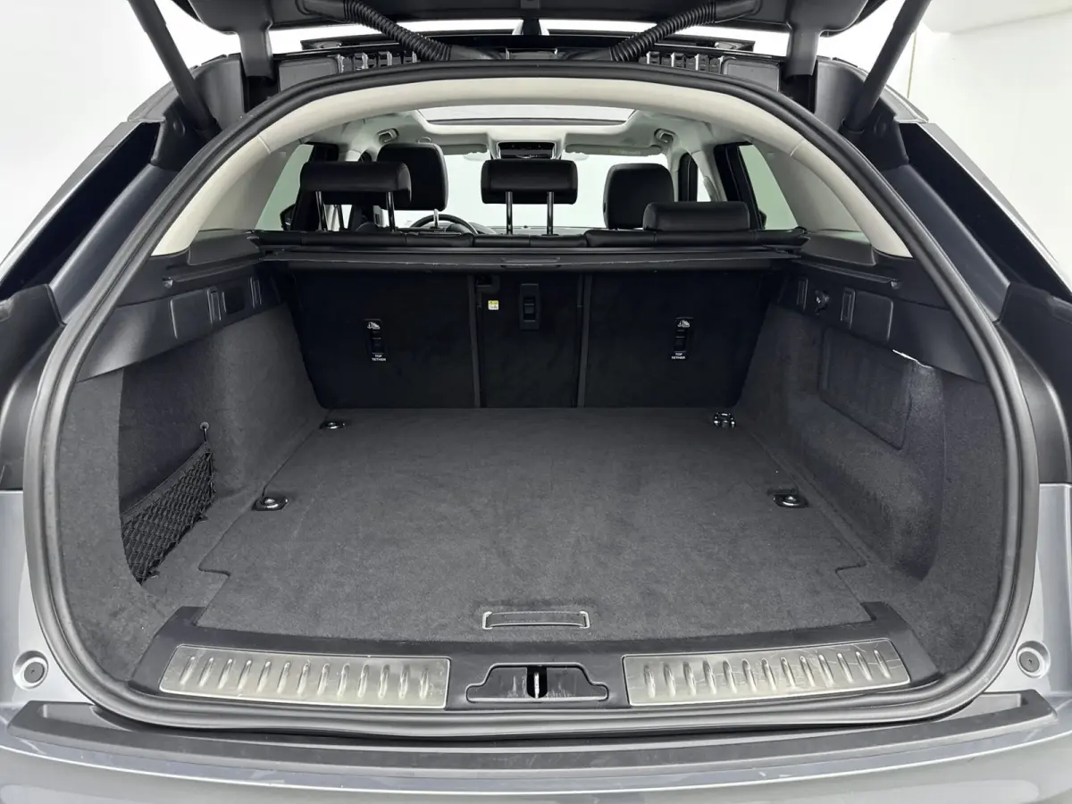 2.0 P400e Edition | Facelift | Alarm klasse 5 | PDC V+A en camera | Panoramadak | 20 inch LM | Keyless |