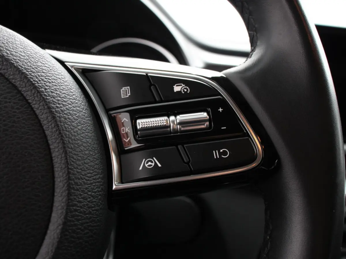 1.0 T-GDi 120pk DynamicLine Navigatie Apple Carplay/Android Auto Camera Parkeersensoren achter Adaptive Cruise Control Ledverlichting Climate Control