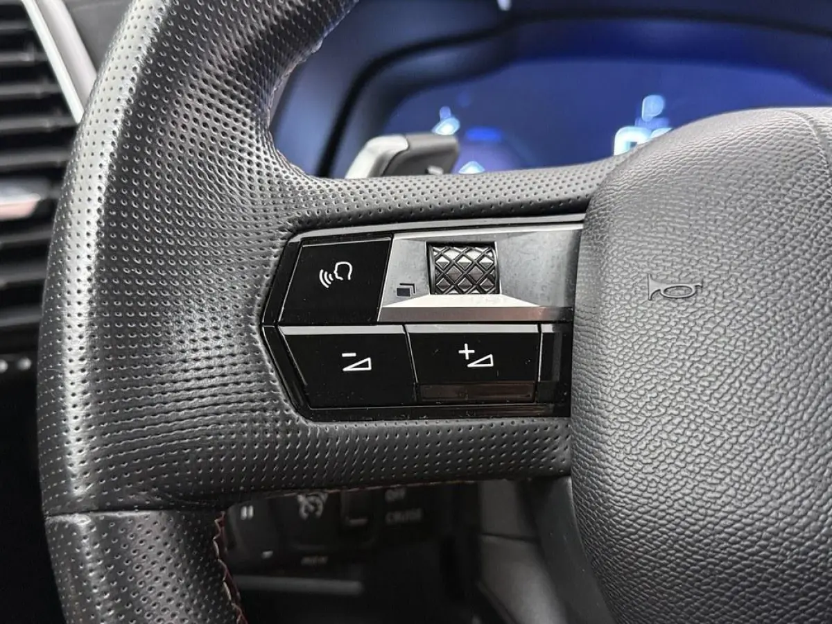 Plug-in Hybrid 225pk Performance Line Alcantara/ Nav/Camera/Vc/Dab/Led
