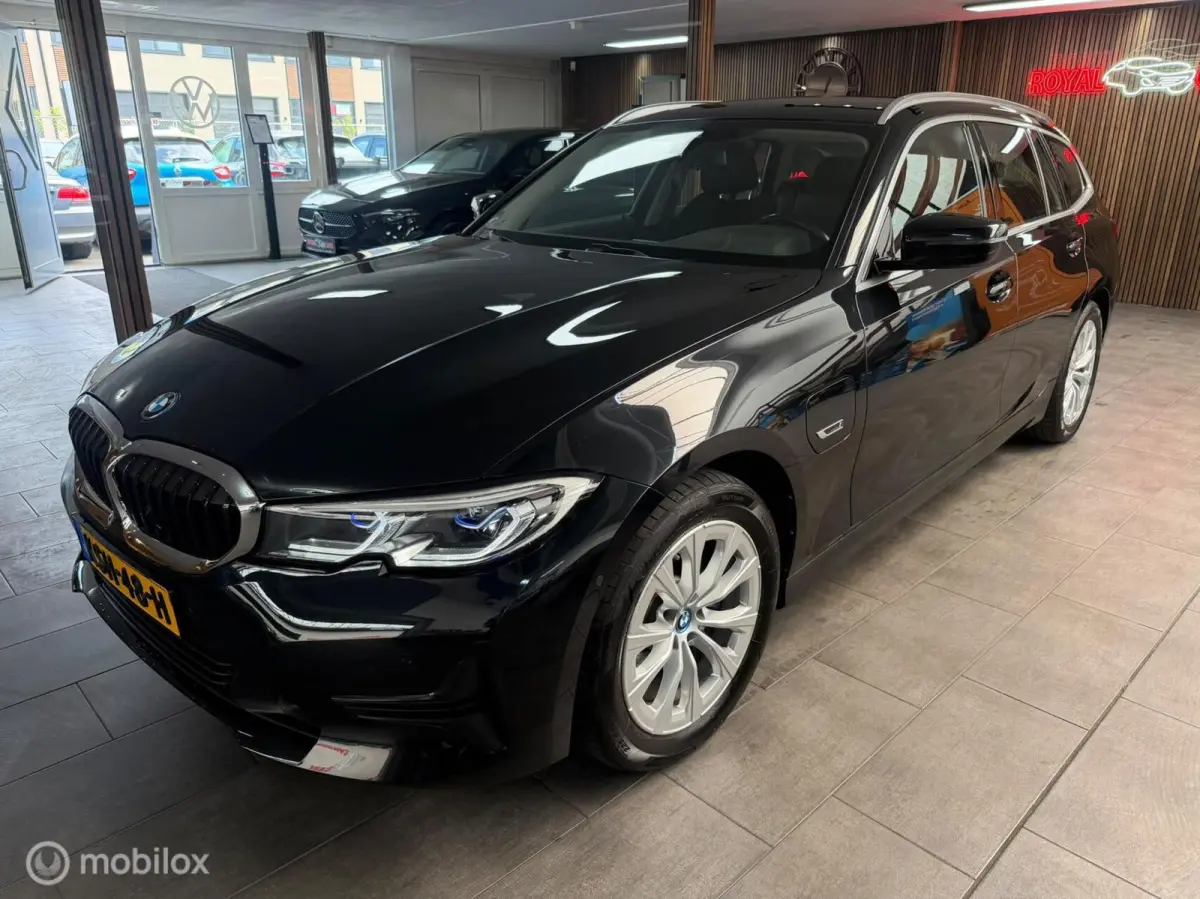 320e|Clima|Carplay|Nieuw staat!