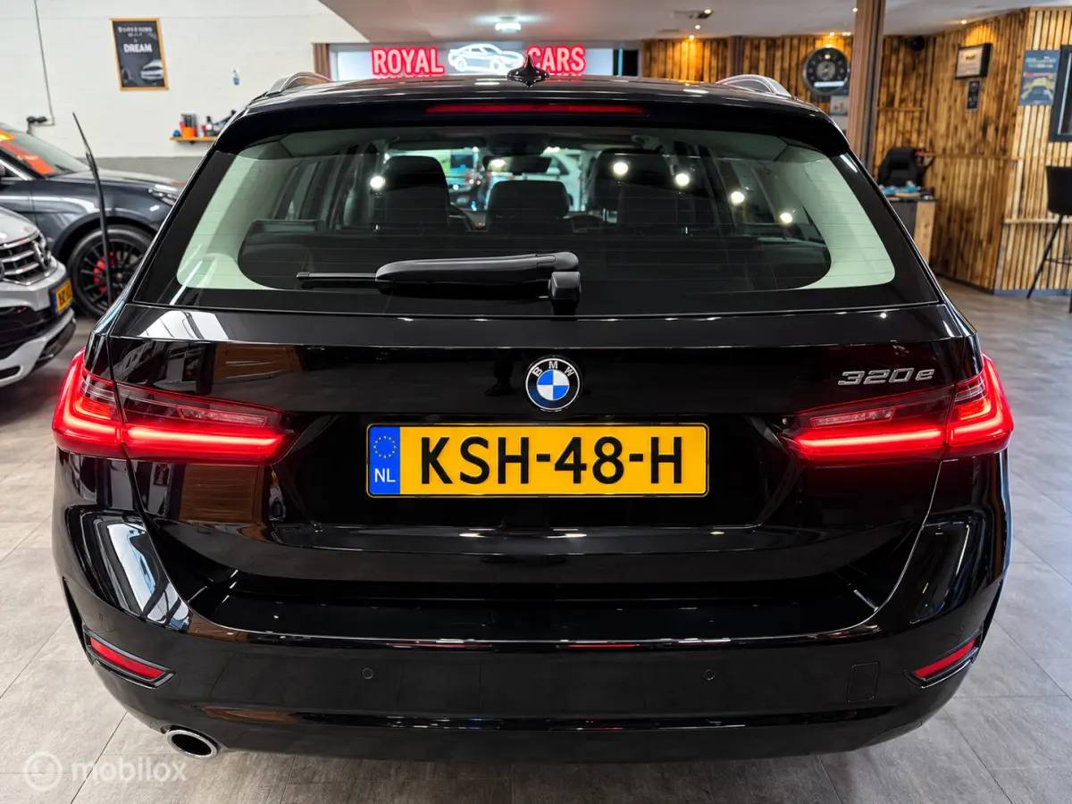 320e|Clima|Carplay|Nieuw staat!