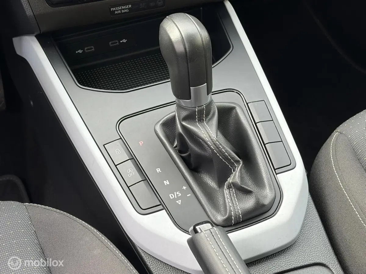 1.0 TSI Style AUTOMAAT 110 PK / Clima / Carplay / LM / 43.879 KM