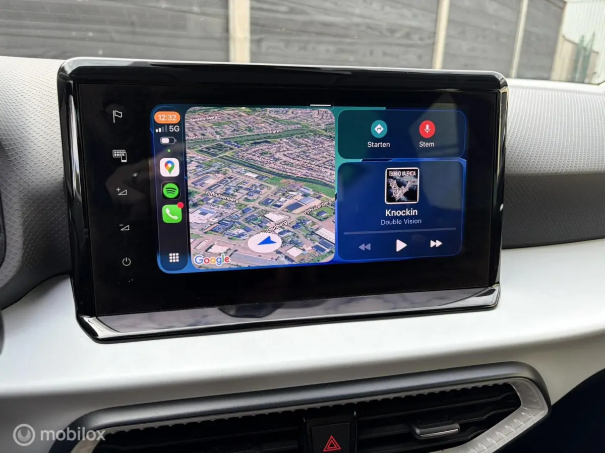 1.0 TSI Style AUTOMAAT 110 PK / Clima / Carplay / LM / 43.879 KM