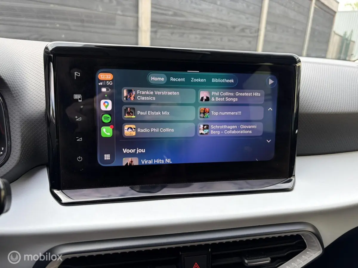 1.0 TSI Style AUTOMAAT 110 PK / Clima / Carplay / LM / 43.879 KM