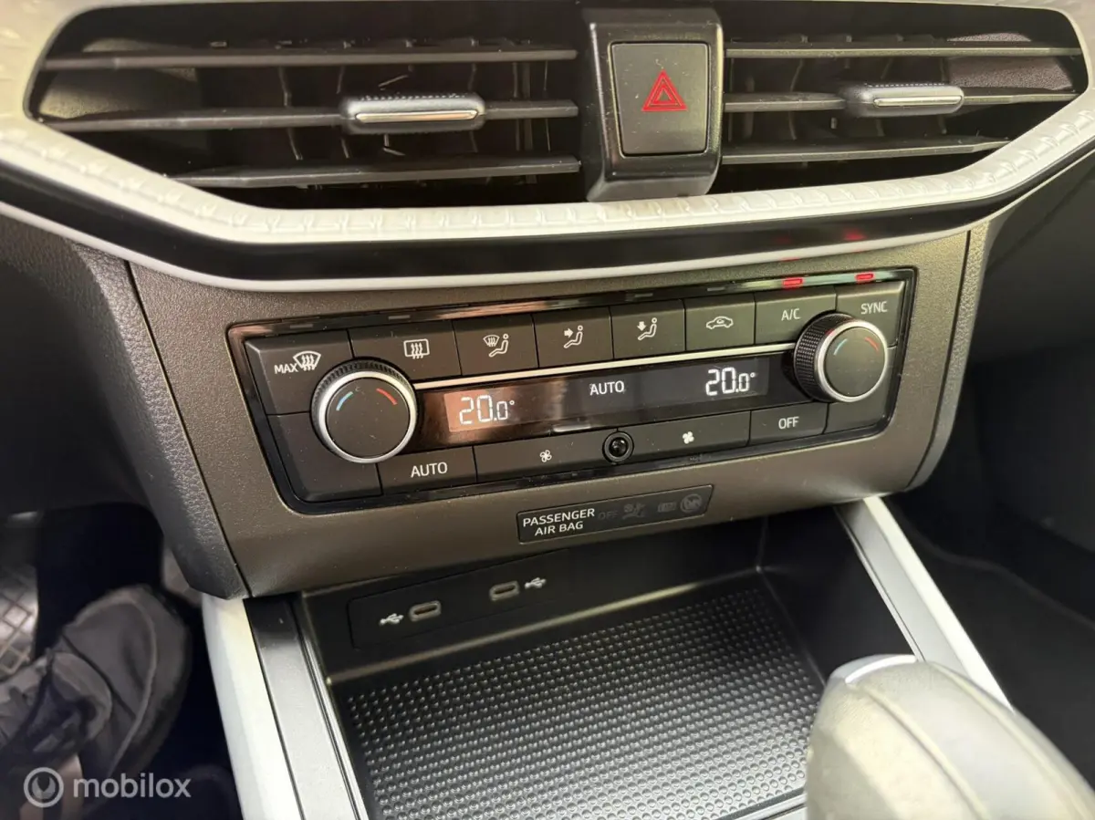 1.0 TSI Style AUTOMAAT 110 PK / Clima / Carplay / LM / 43.879 KM
