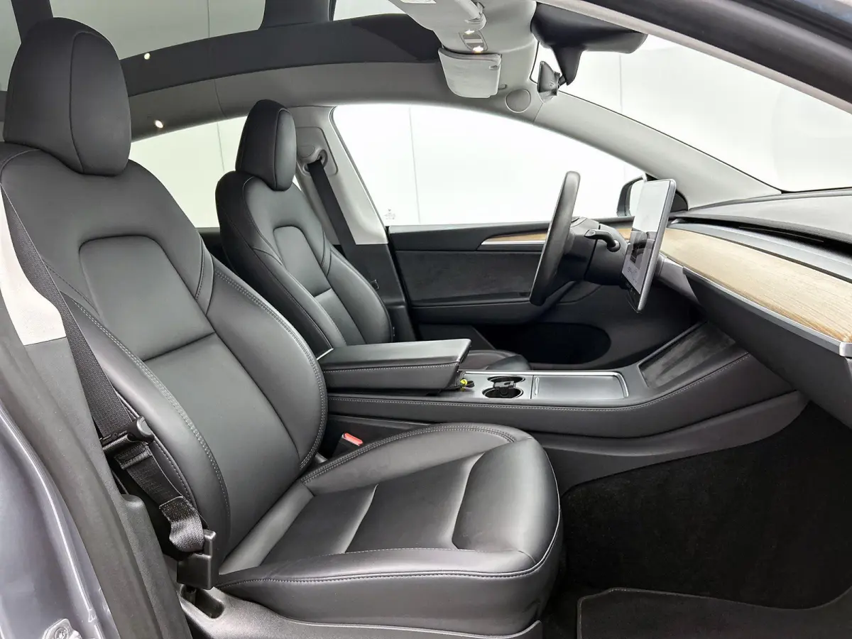 Long Range AWD 75 kWh 351 PK GERESERVEERD | Automaat | Navigatie | Climate Control | Cruise Control | Trekhaak | Panoramadak | Achteruitrijcamera |