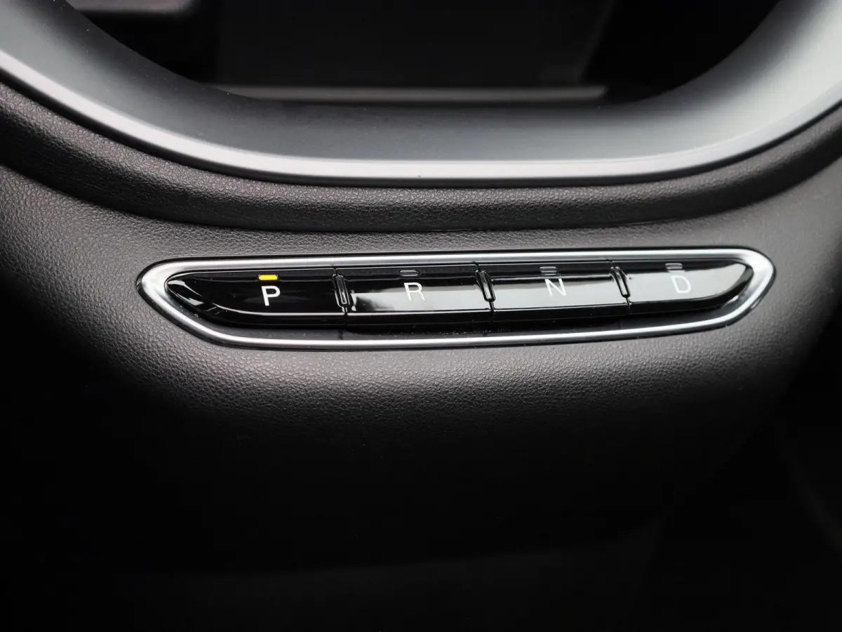 Abarth Scorpionissima 42 kWh | Cabrio | Apple Carplay / Android Auto | JBL | Half-Alcantara | Sportstuur | Kuipstoelen | Stoelverwarming | Camera | Dodehoek | Climate Control | Cruise Contro