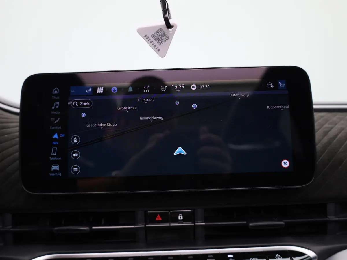Abarth Scorpionissima 42 kWh | Cabrio | Apple Carplay / Android Auto | JBL | Half-Alcantara | Sportstuur | Kuipstoelen | Stoelverwarming | Camera | Dodehoek | Climate Control | Cruise Contro