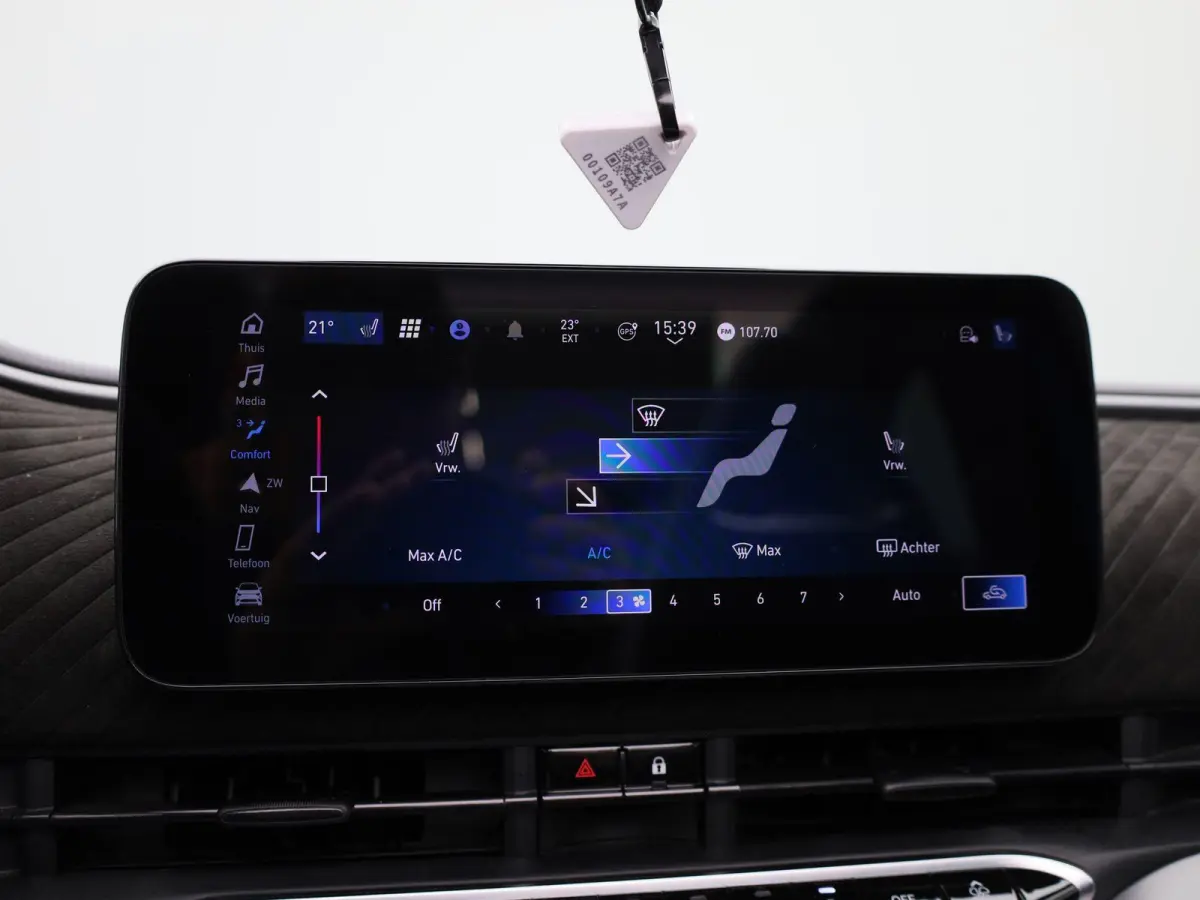 Abarth Scorpionissima 42 kWh | Cabrio | Apple Carplay / Android Auto | JBL | Half-Alcantara | Sportstuur | Kuipstoelen | Stoelverwarming | Camera | Dodehoek | Climate Control | Cruise Contro
