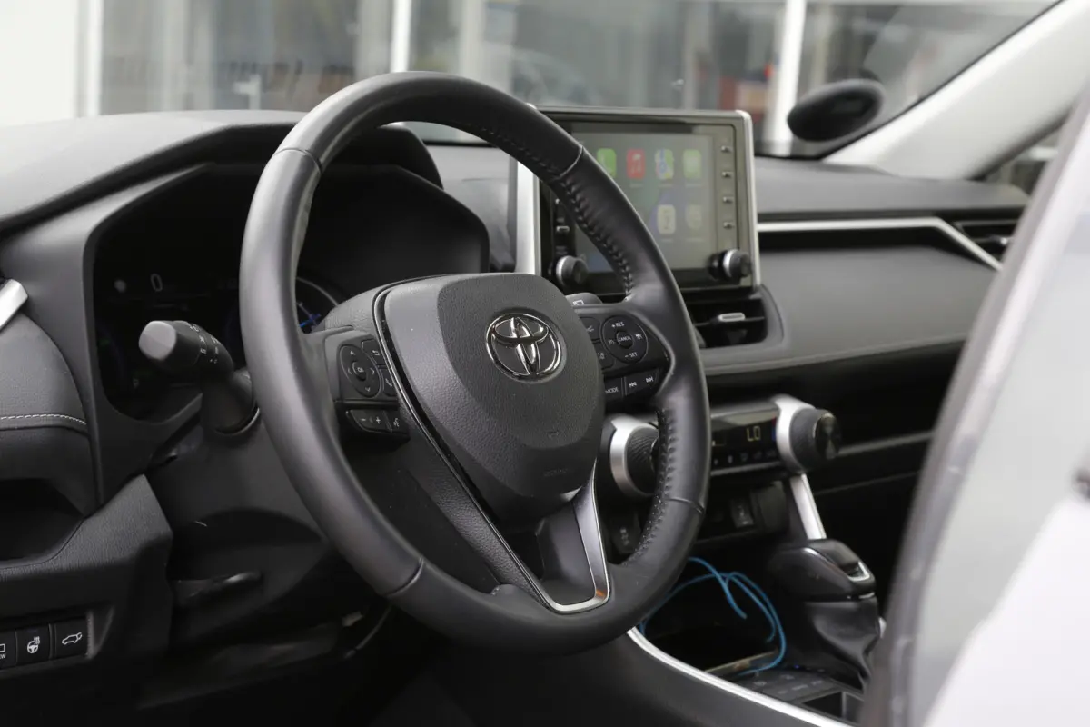 2.5 Hybrid*Fabrieksgarantie t/m12-2031!*Perfect Toyota onderh.*Trekhaak/Leder/Stoelverw./Stuurverw./360Camera/DAB/LED/Voorruitsnelont./Elek. Klep/18 inch LM*