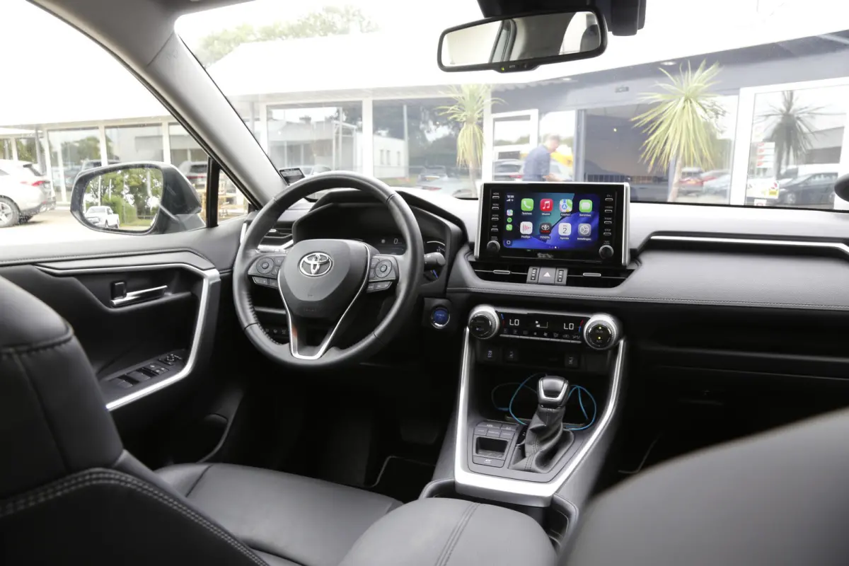 2.5 Hybrid*Fabrieksgarantie t/m12-2031!*Perfect Toyota onderh.*Trekhaak/Leder/Stoelverw./Stuurverw./360Camera/DAB/LED/Voorruitsnelont./Elek. Klep/18 inch LM*