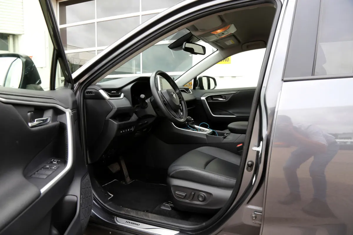 2.5 Hybrid*Fabrieksgarantie t/m12-2031!*Perfect Toyota onderh.*Trekhaak/Leder/Stoelverw./Stuurverw./360Camera/DAB/LED/Voorruitsnelont./Elek. Klep/18 inch LM*