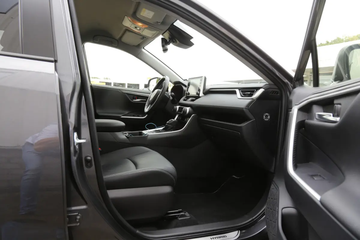 2.5 Hybrid*Fabrieksgarantie t/m12-2031!*Perfect Toyota onderh.*Trekhaak/Leder/Stoelverw./Stuurverw./360Camera/DAB/LED/Voorruitsnelont./Elek. Klep/18 inch LM*