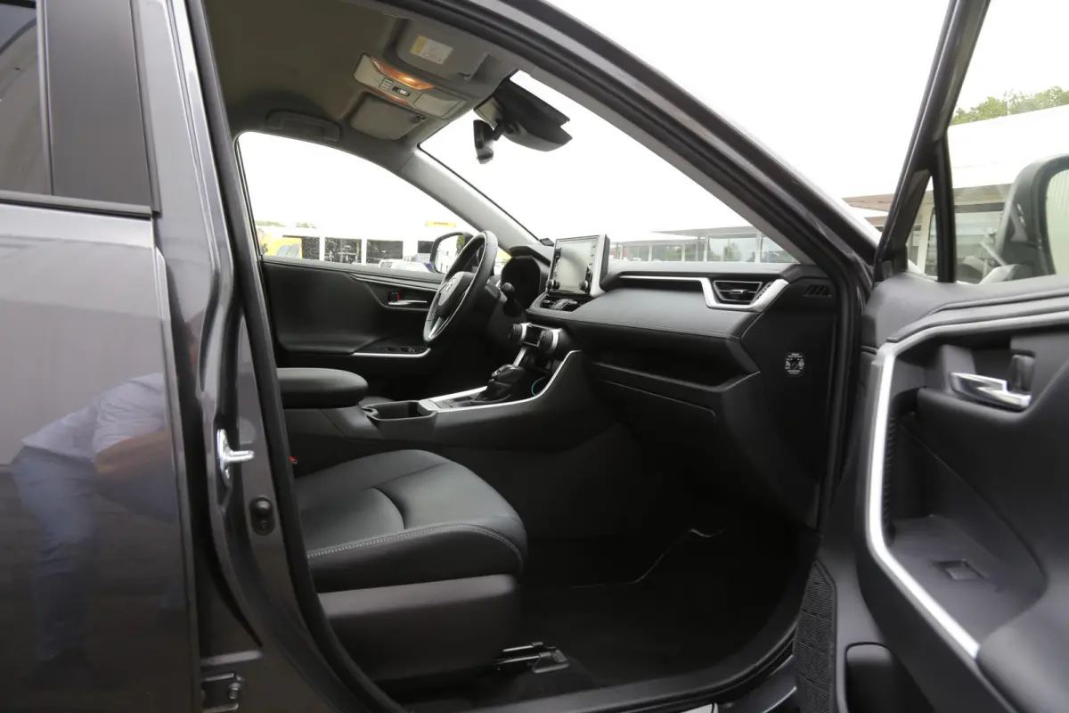 2.5 Hybrid*Fabrieksgarantie t/m12-2031!*Perfect Toyota onderh.*Trekhaak/Leder/Stoelverw./Stuurverw./360Camera/DAB/LED/Voorruitsnelont./Elek. Klep/18 inch LM*