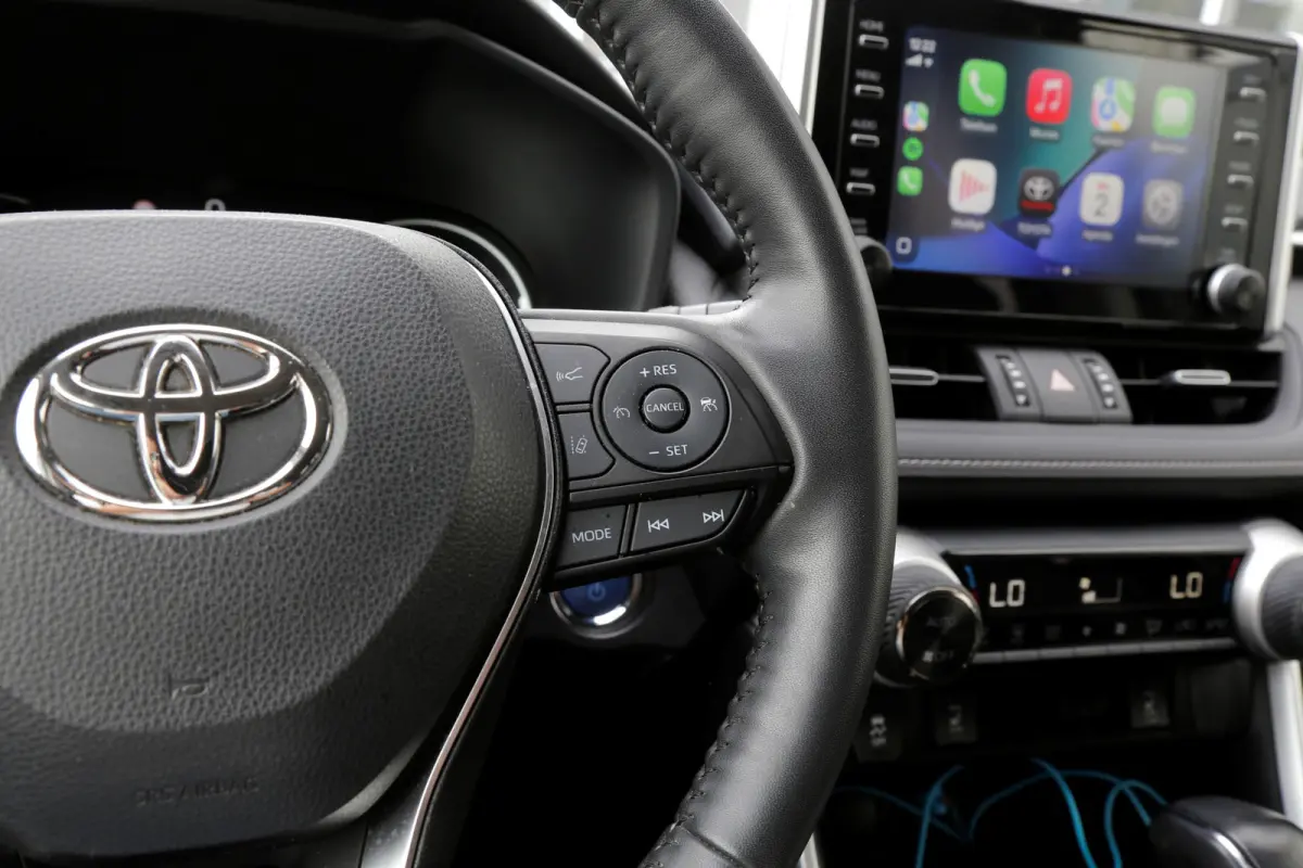 2.5 Hybrid*Fabrieksgarantie t/m12-2031!*Perfect Toyota onderh.*Trekhaak/Leder/Stoelverw./Stuurverw./360Camera/DAB/LED/Voorruitsnelont./Elek. Klep/18 inch LM*