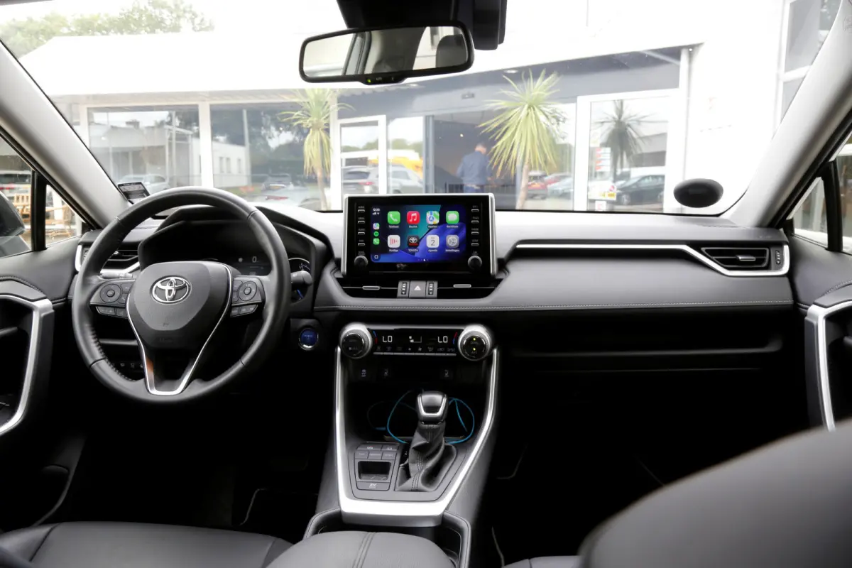 2.5 Hybrid*Fabrieksgarantie t/m12-2031!*Perfect Toyota onderh.*Trekhaak/Leder/Stoelverw./Stuurverw./360Camera/DAB/LED/Voorruitsnelont./Elek. Klep/18 inch LM*