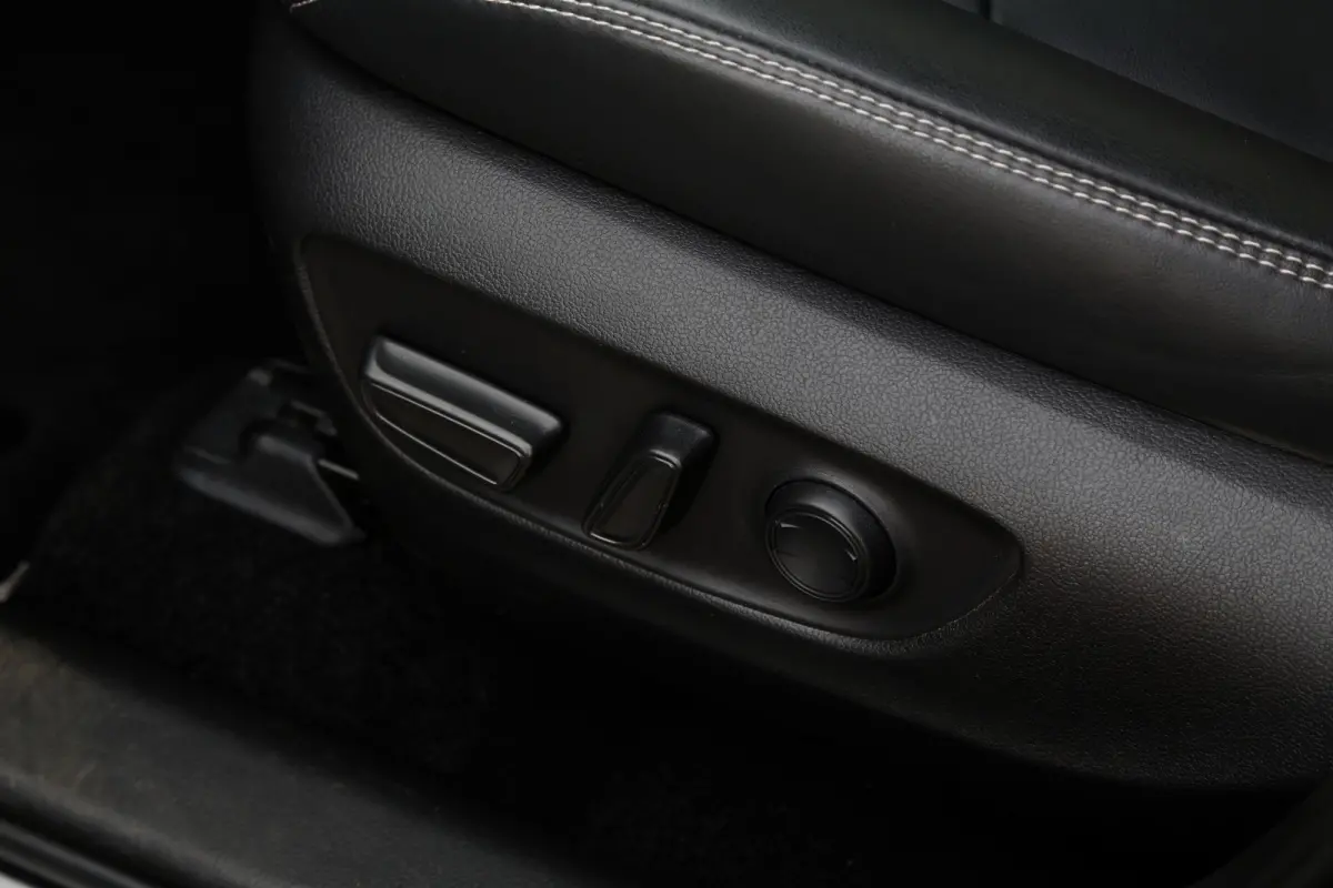 2.5 Hybrid*Fabrieksgarantie t/m12-2031!*Perfect Toyota onderh.*Trekhaak/Leder/Stoelverw./Stuurverw./360Camera/DAB/LED/Voorruitsnelont./Elek. Klep/18 inch LM*
