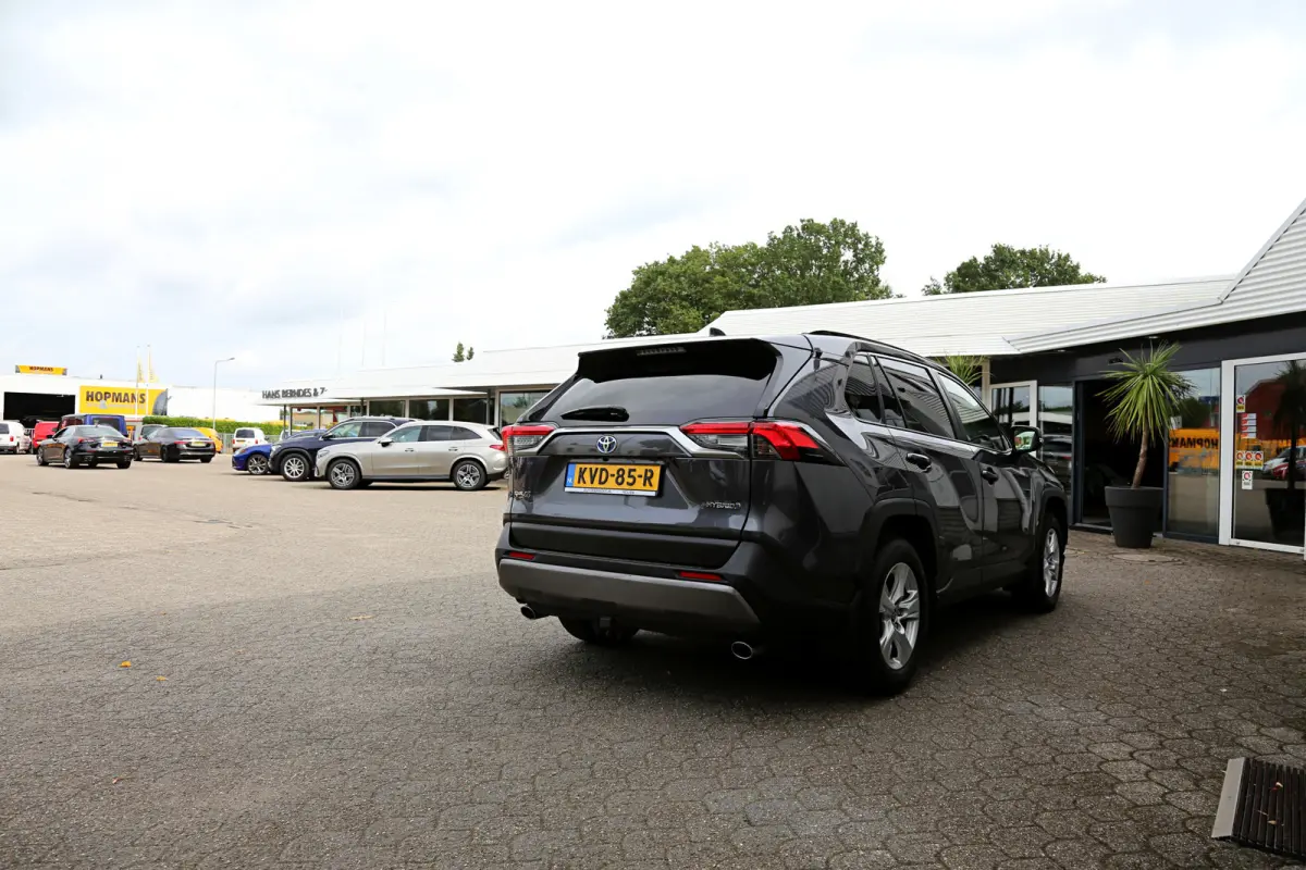 2.5 Hybrid*Fabrieksgarantie t/m12-2031!*Perfect Toyota onderh.*Trekhaak/Leder/Stoelverw./Stuurverw./360Camera/DAB/LED/Voorruitsnelont./Elek. Klep/18 inch LM*