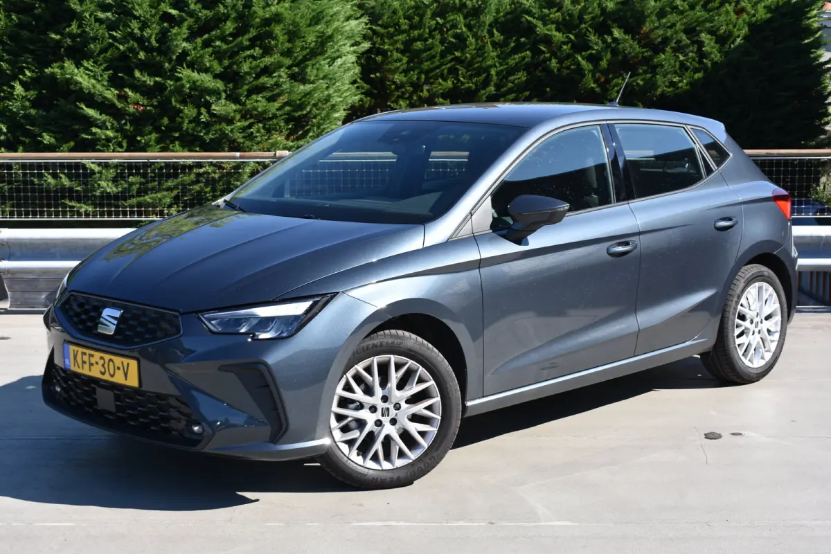 Style Plus | Apple CarPlay™, Android Auto™ | Digitale radio ontvangst (DAB+) | Front Assist