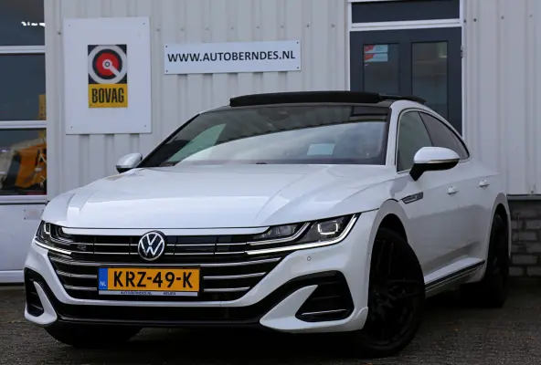 1.4 TSI eHybrid R-Line*Parelmoer Wit*Perfect Onderh.*Pano/ACC/HUD/Sfeer/Elek. Trekhaak/Half Leder/Stoelverw./Stuurverw./Massage/360/IQ Drive/19 inch LM*