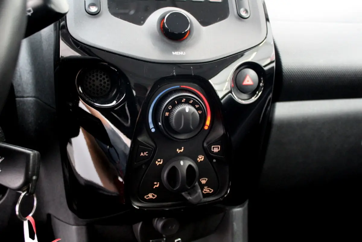 1.0 VTi Feel 73PK, RIJKLAAR | AIRCO | CRUISE CONTROLE | BLUETOOTH | ELEC-RAMEN VOOR