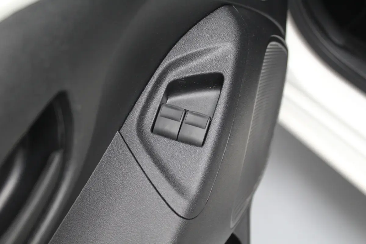 1.0 VTi Feel 73PK, RIJKLAAR | AIRCO | CRUISE CONTROLE | BLUETOOTH | ELEC-RAMEN VOOR