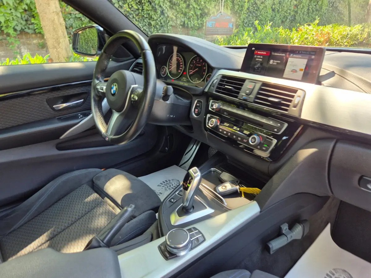 M Sport Apple CarPlay NAP Achteruitrijcamera Coupé Executive BTW AUTO