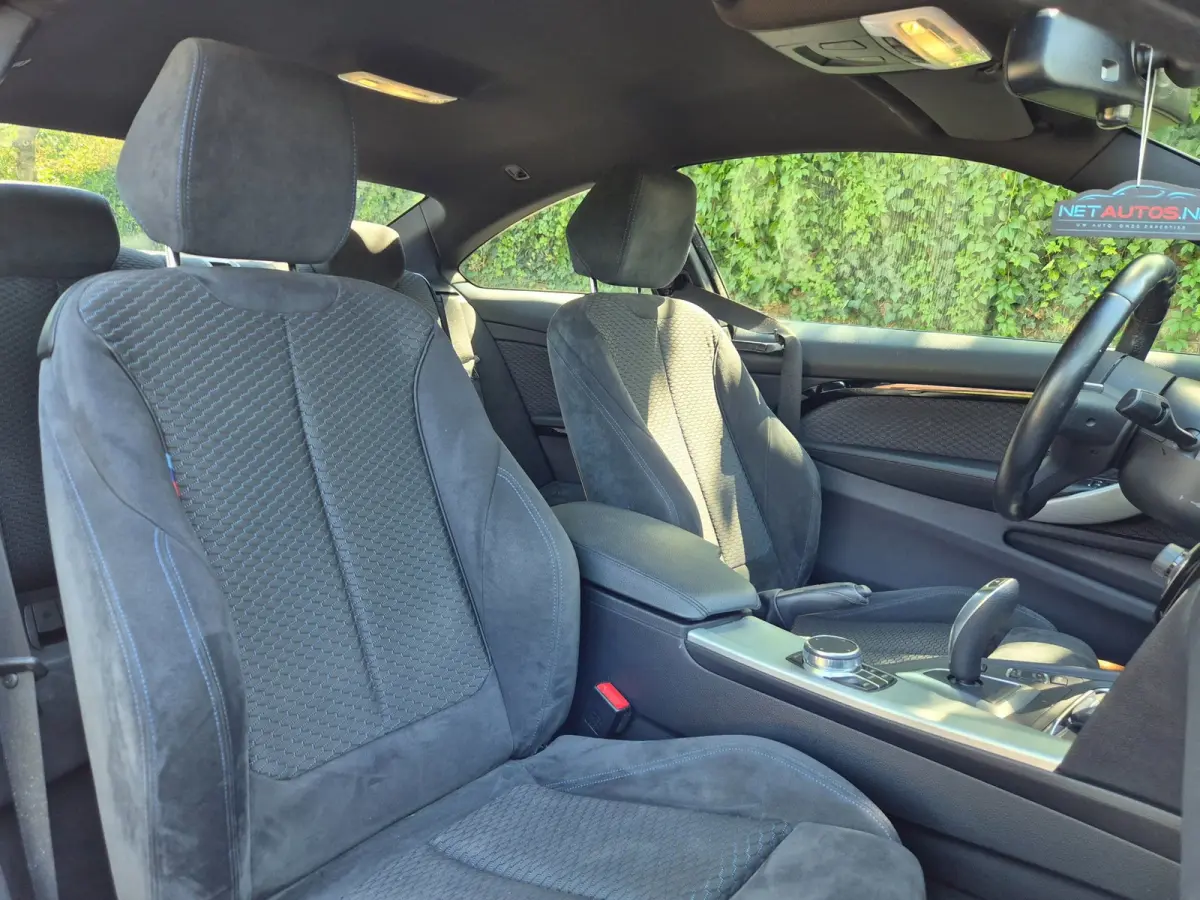 M Sport Apple CarPlay NAP Achteruitrijcamera Coupé Executive BTW AUTO