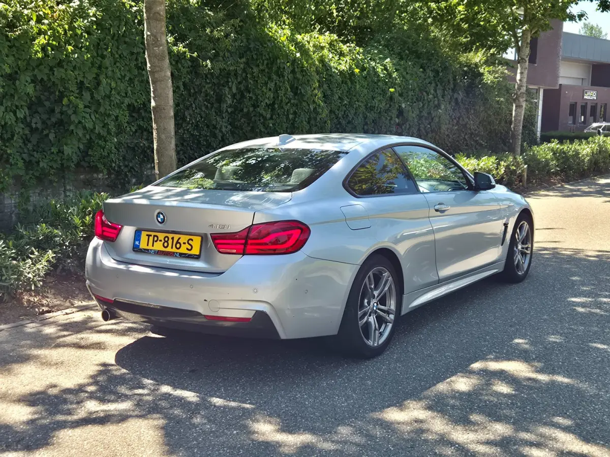 M Sport Apple CarPlay NAP Achteruitrijcamera Coupé Executive BTW AUTO