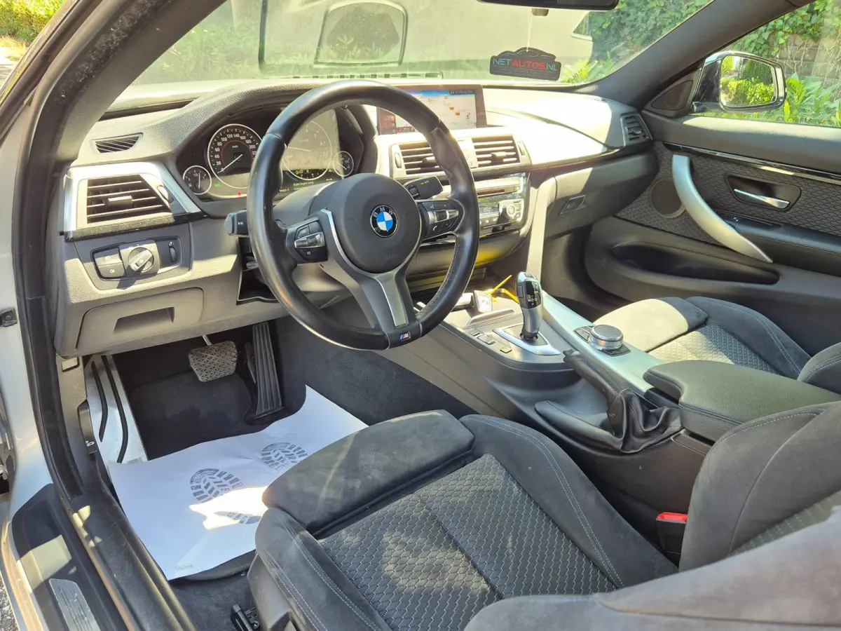 M Sport Apple CarPlay NAP Achteruitrijcamera Coupé Executive BTW AUTO