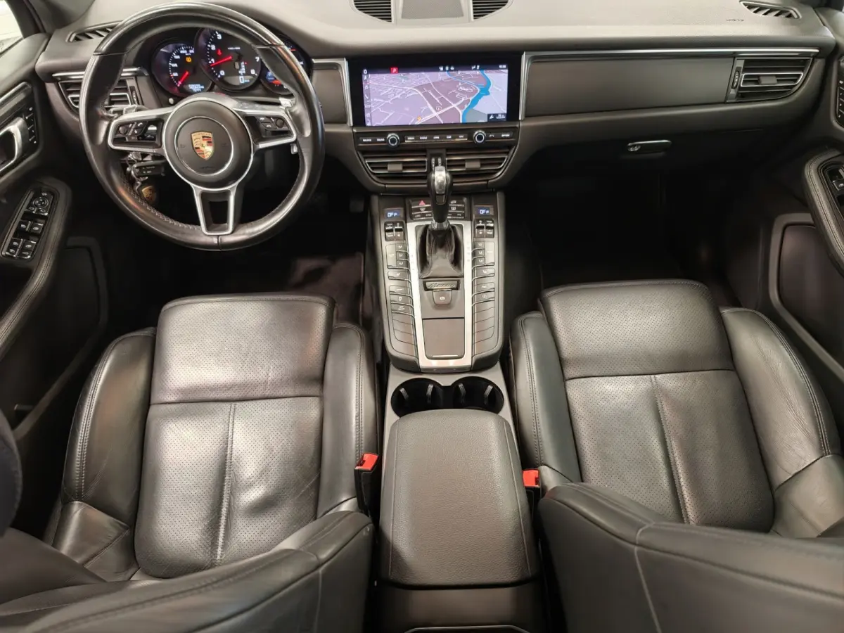 2.0T Panoramadak Trekhaak Leder carplay 21"LM