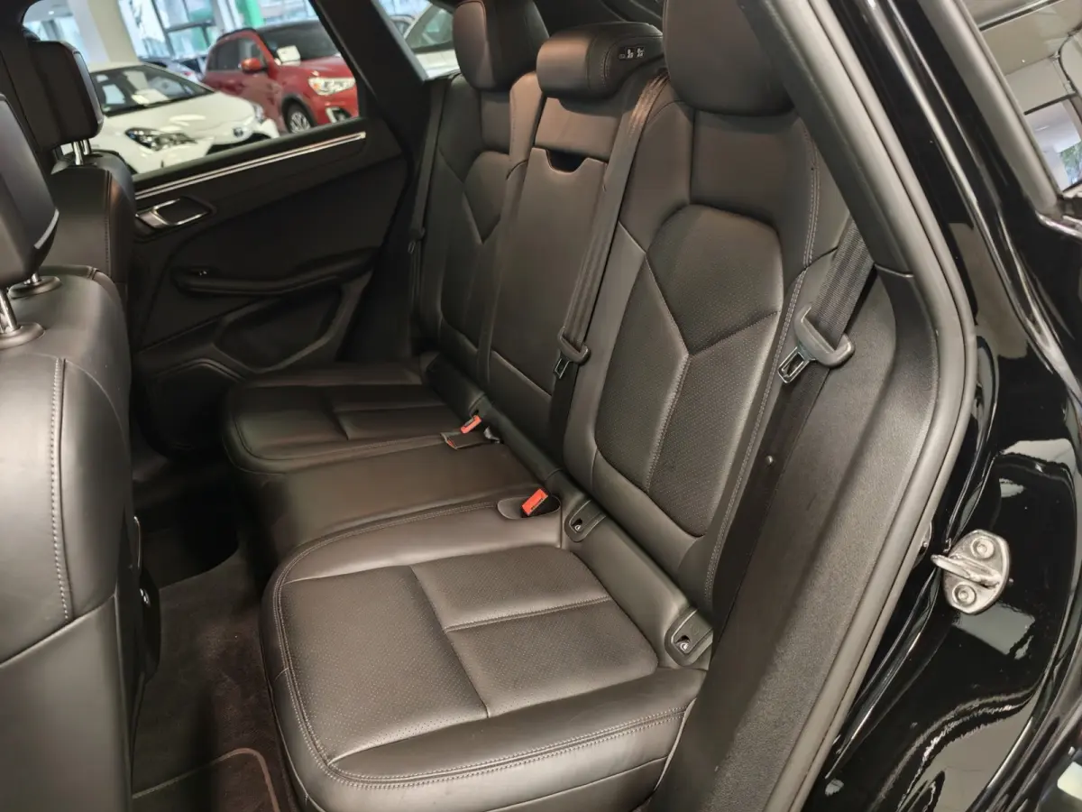 2.0T Panoramadak Trekhaak Leder carplay 21"LM