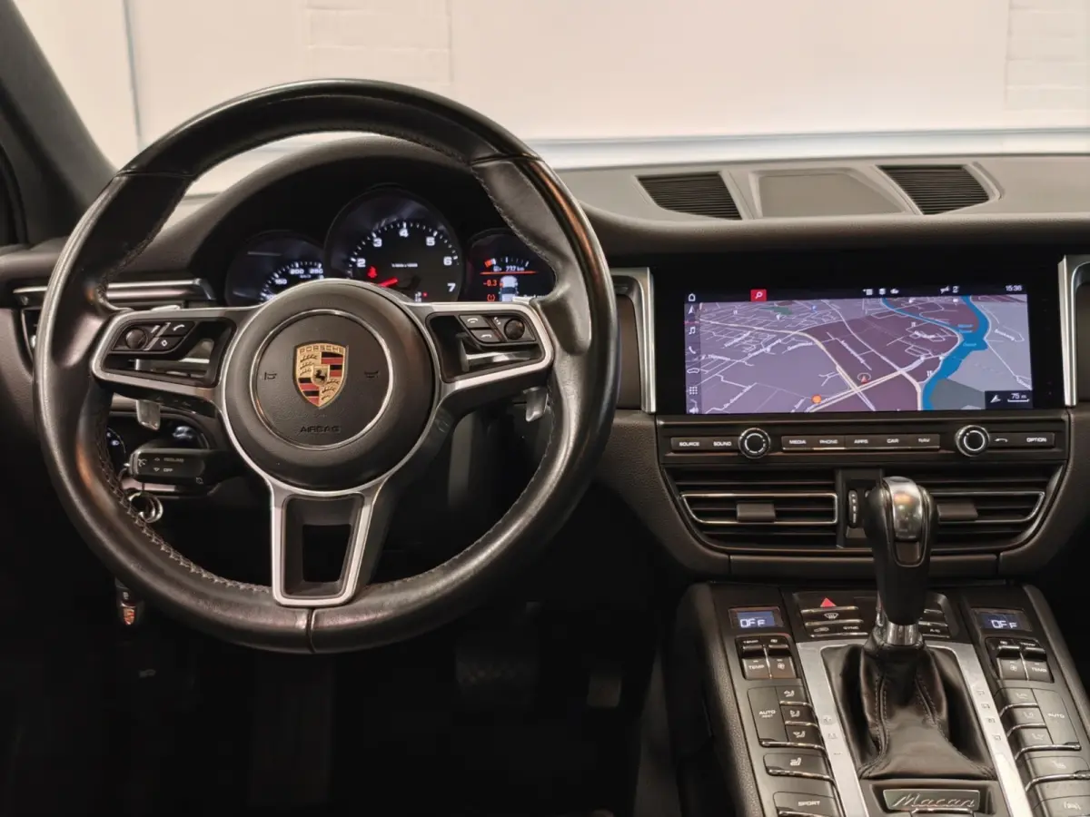 2.0T Panoramadak Trekhaak Leder carplay 21"LM