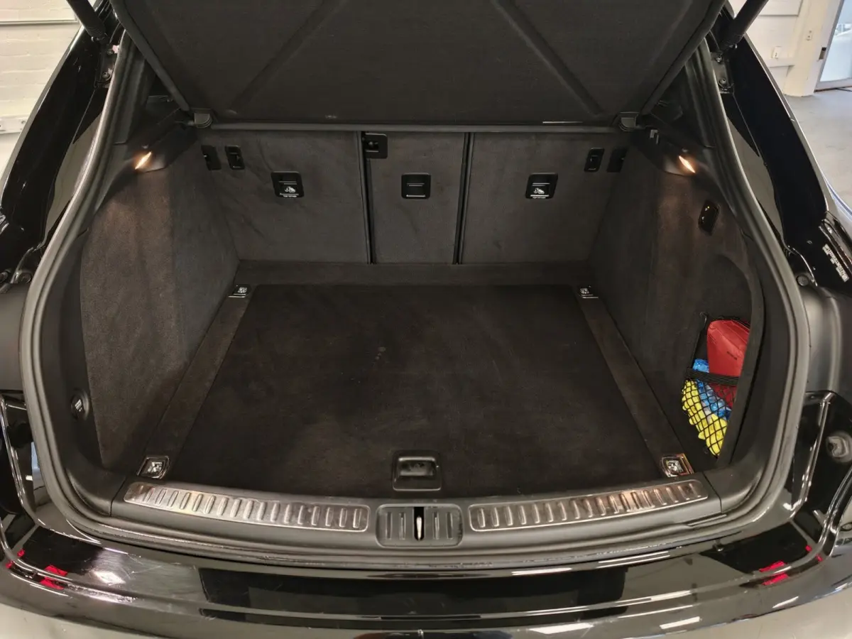 2.0T Panoramadak Trekhaak Leder carplay 21"LM