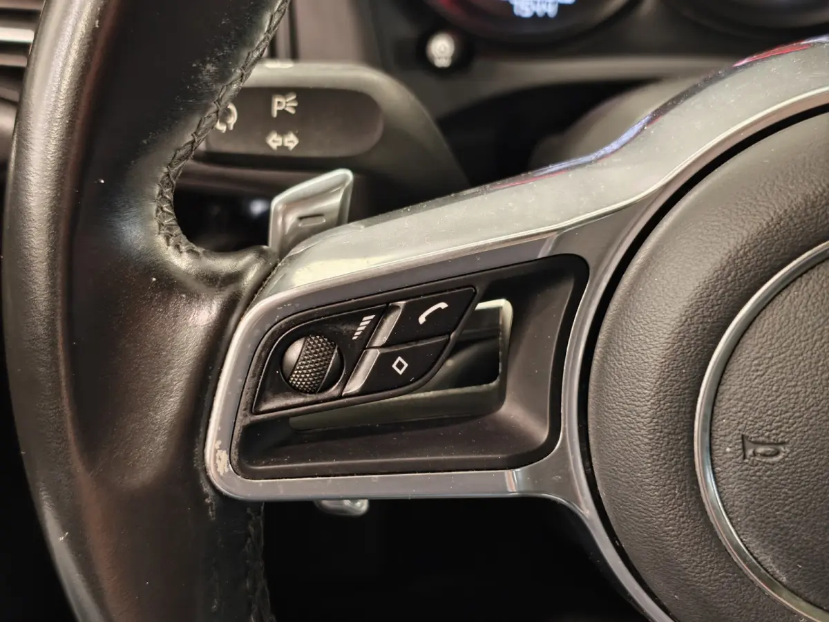 2.0T Panoramadak Trekhaak Leder carplay 21"LM