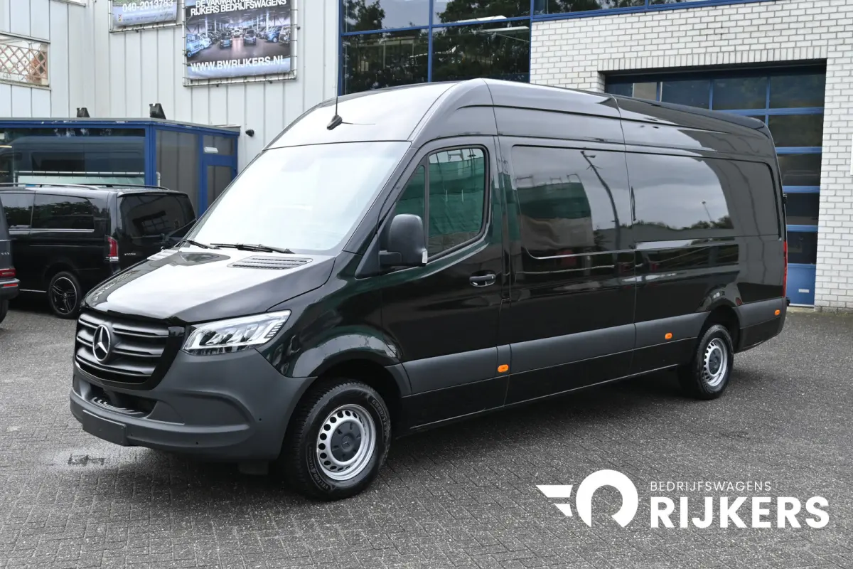 317 CDI L3H2 RWD 3500 kg Trekhaak, LED, MBUX met camera en Parkeerpakket