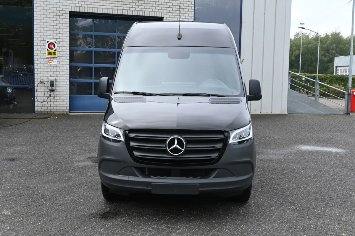 317 CDI L3H2 RWD 3500 kg Trekhaak, LED, MBUX met camera en Parkeerpakket