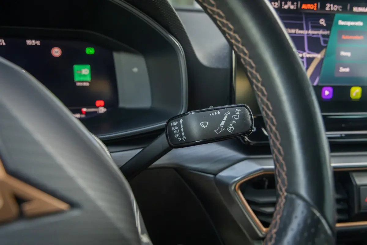1.4 e-Hybrid VZ Adrenaline | Schuif/kantel dak | Stoel- Stuurverwarming | Dodehoek Detectie | Apple Carplay/Android Auto | Achteruitrijcamera | Achteruitrijcamera | Apple Carplay/Android Aut