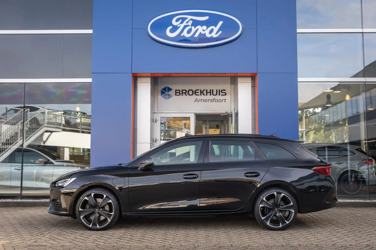 1.4 e-Hybrid VZ Adrenaline | Schuif/kantel dak | Stoel- Stuurverwarming | Dodehoek Detectie | Apple Carplay/Android Auto | Achteruitrijcamera | Achteruitrijcamera | Apple Carplay/Android Aut