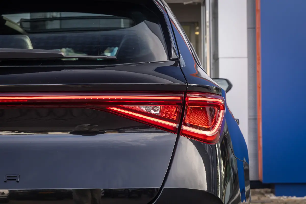 1.4 e-Hybrid VZ Adrenaline | Schuif/kantel dak | Stoel- Stuurverwarming | Dodehoek Detectie | Apple Carplay/Android Auto | Achteruitrijcamera | Achteruitrijcamera | Apple Carplay/Android Aut