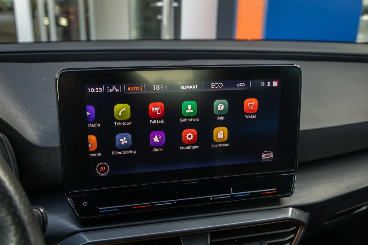 1.4 e-Hybrid VZ Adrenaline | Schuif/kantel dak | Stoel- Stuurverwarming | Dodehoek Detectie | Apple Carplay/Android Auto | Achteruitrijcamera | Achteruitrijcamera | Apple Carplay/Android Aut