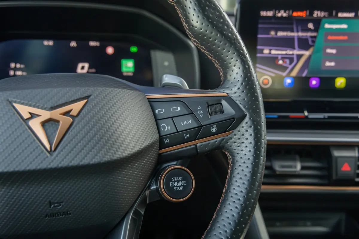 1.4 e-Hybrid VZ Adrenaline | Schuif/kantel dak | Stoel- Stuurverwarming | Dodehoek Detectie | Apple Carplay/Android Auto | Achteruitrijcamera | Achteruitrijcamera | Apple Carplay/Android Aut
