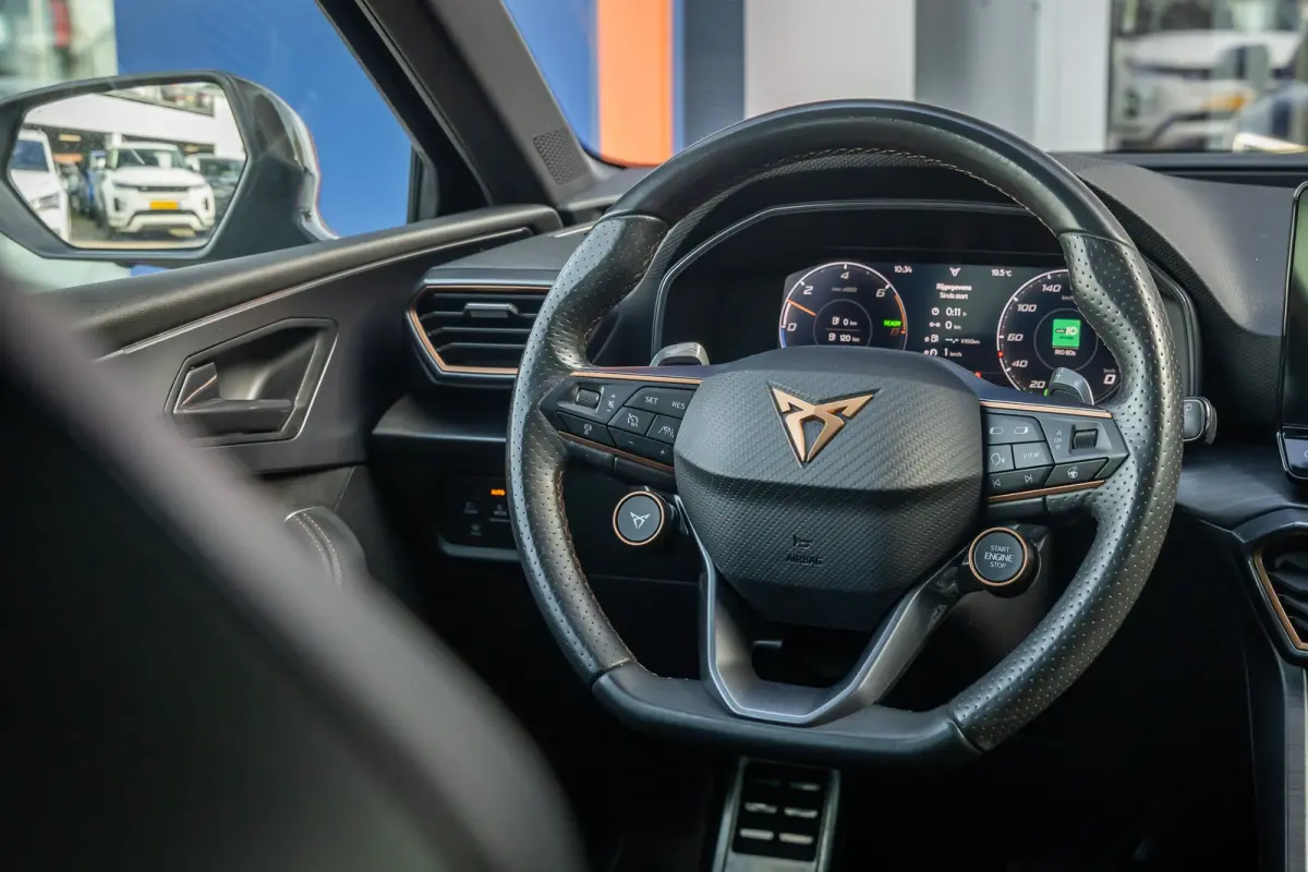 1.4 e-Hybrid VZ Adrenaline | Schuif/kantel dak | Stoel- Stuurverwarming | Dodehoek Detectie | Apple Carplay/Android Auto | Achteruitrijcamera | Achteruitrijcamera | Apple Carplay/Android Aut