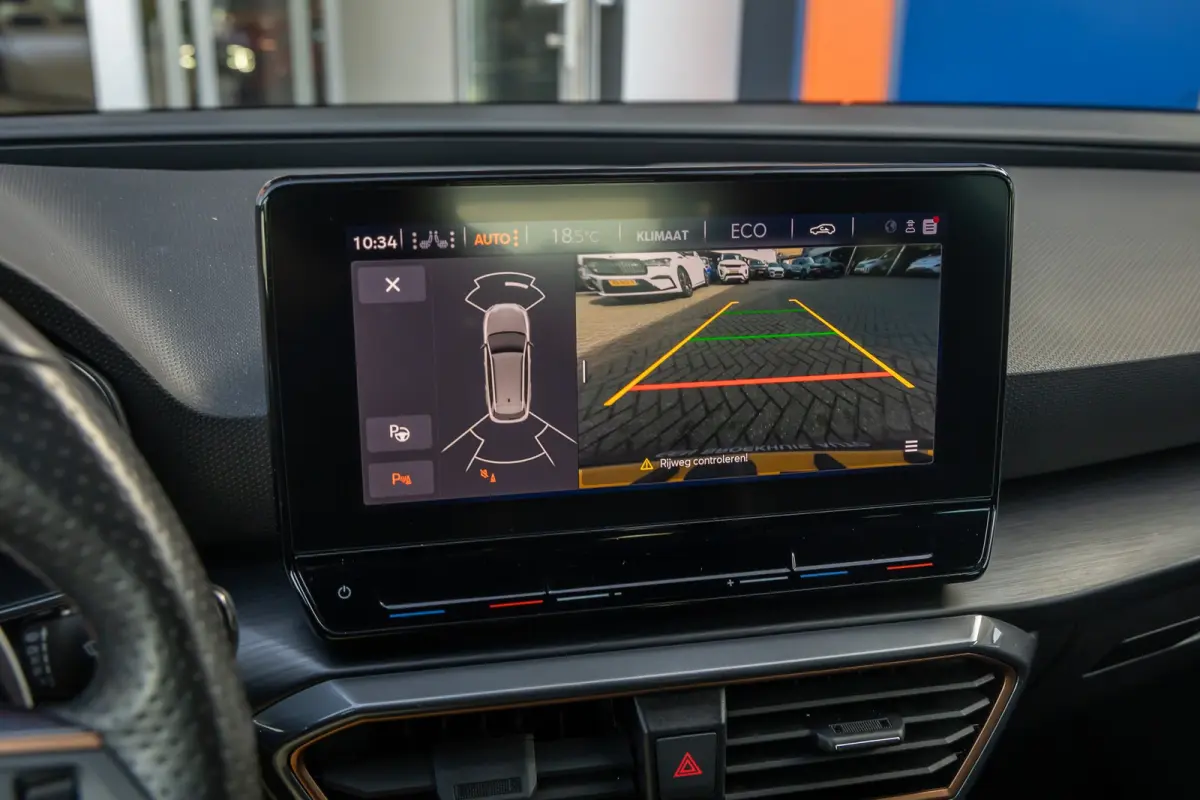 1.4 e-Hybrid VZ Adrenaline | Schuif/kantel dak | Stoel- Stuurverwarming | Dodehoek Detectie | Apple Carplay/Android Auto | Achteruitrijcamera | Achteruitrijcamera | Apple Carplay/Android Aut