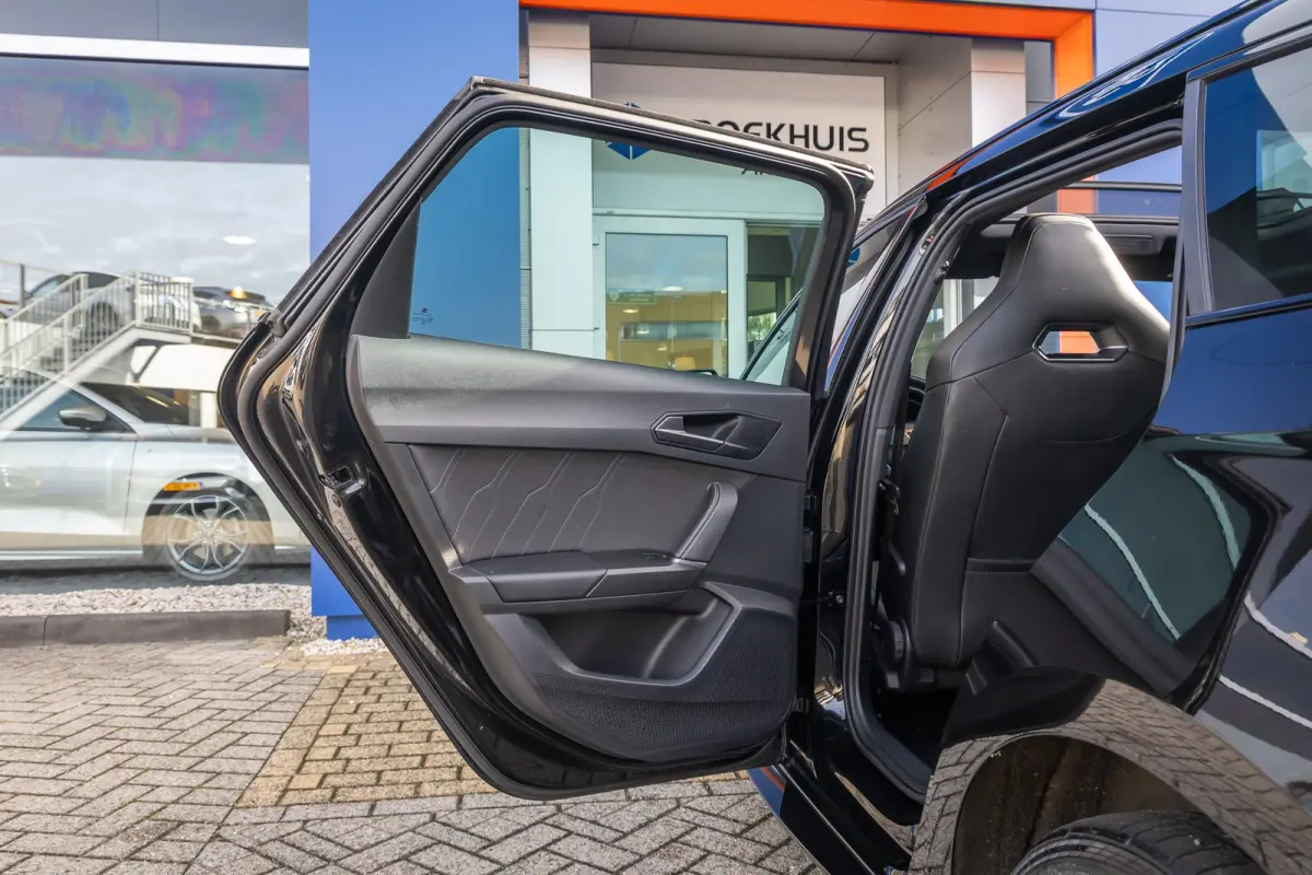 1.4 e-Hybrid VZ Adrenaline | Schuif/kantel dak | Stoel- Stuurverwarming | Dodehoek Detectie | Apple Carplay/Android Auto | Achteruitrijcamera | Achteruitrijcamera | Apple Carplay/Android Aut